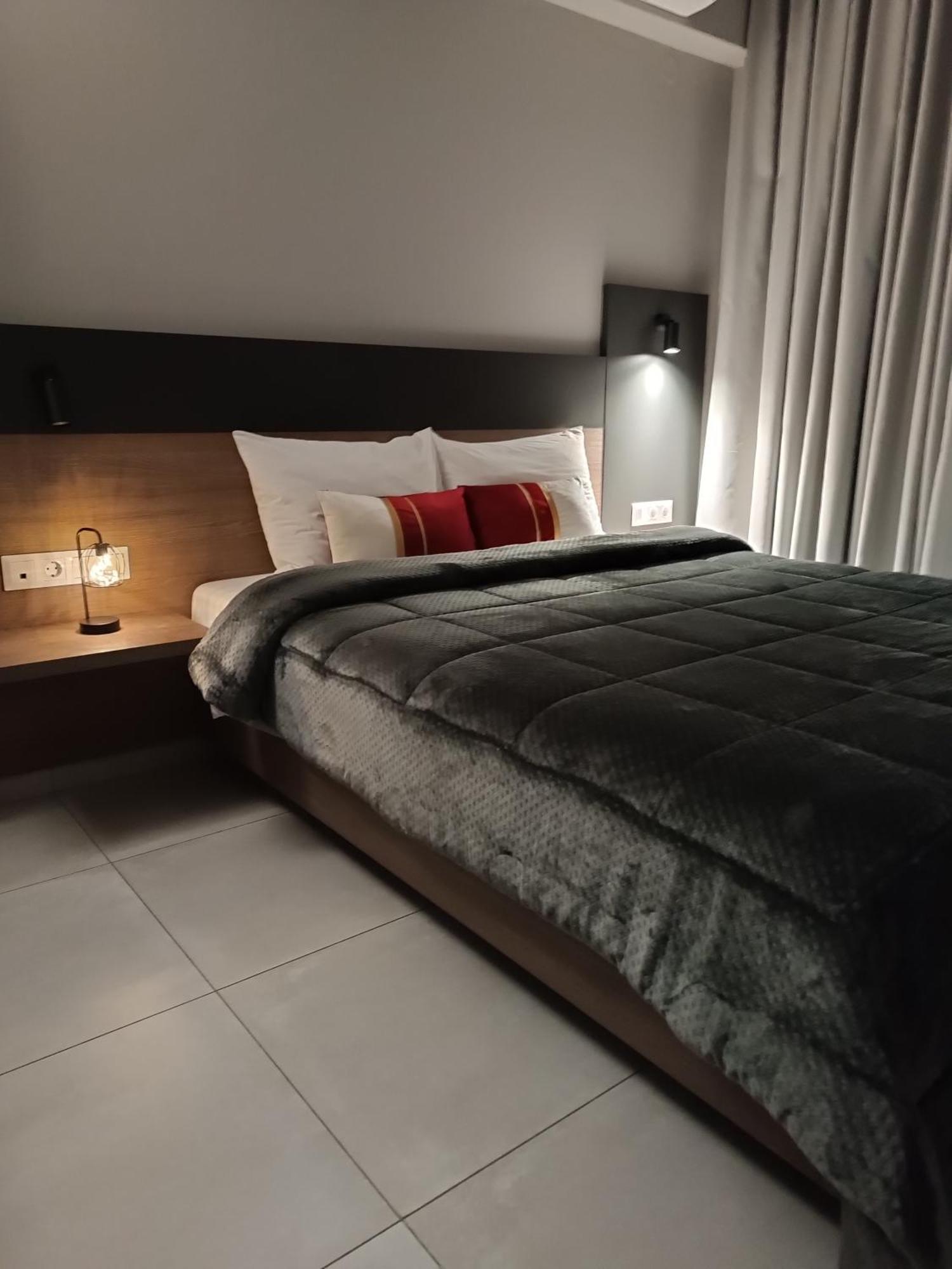 Elizabeth Queen Luxury Rooms Paralia Katerinis Ngoại thất bức ảnh